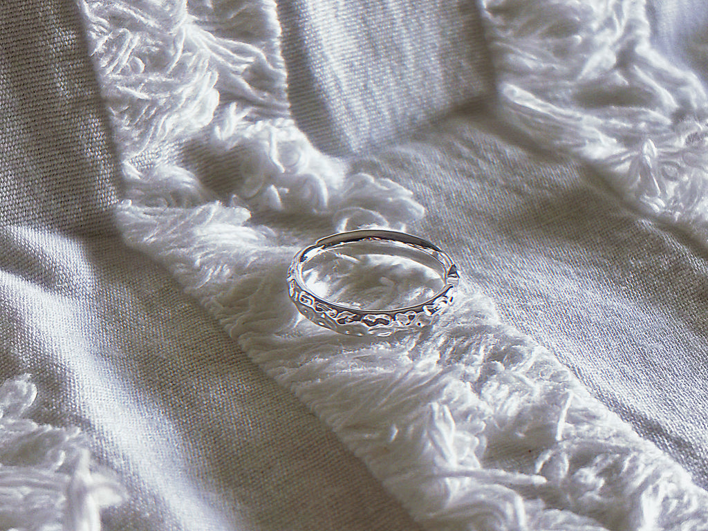 Silence – Hammered Textured Band Ring No.01