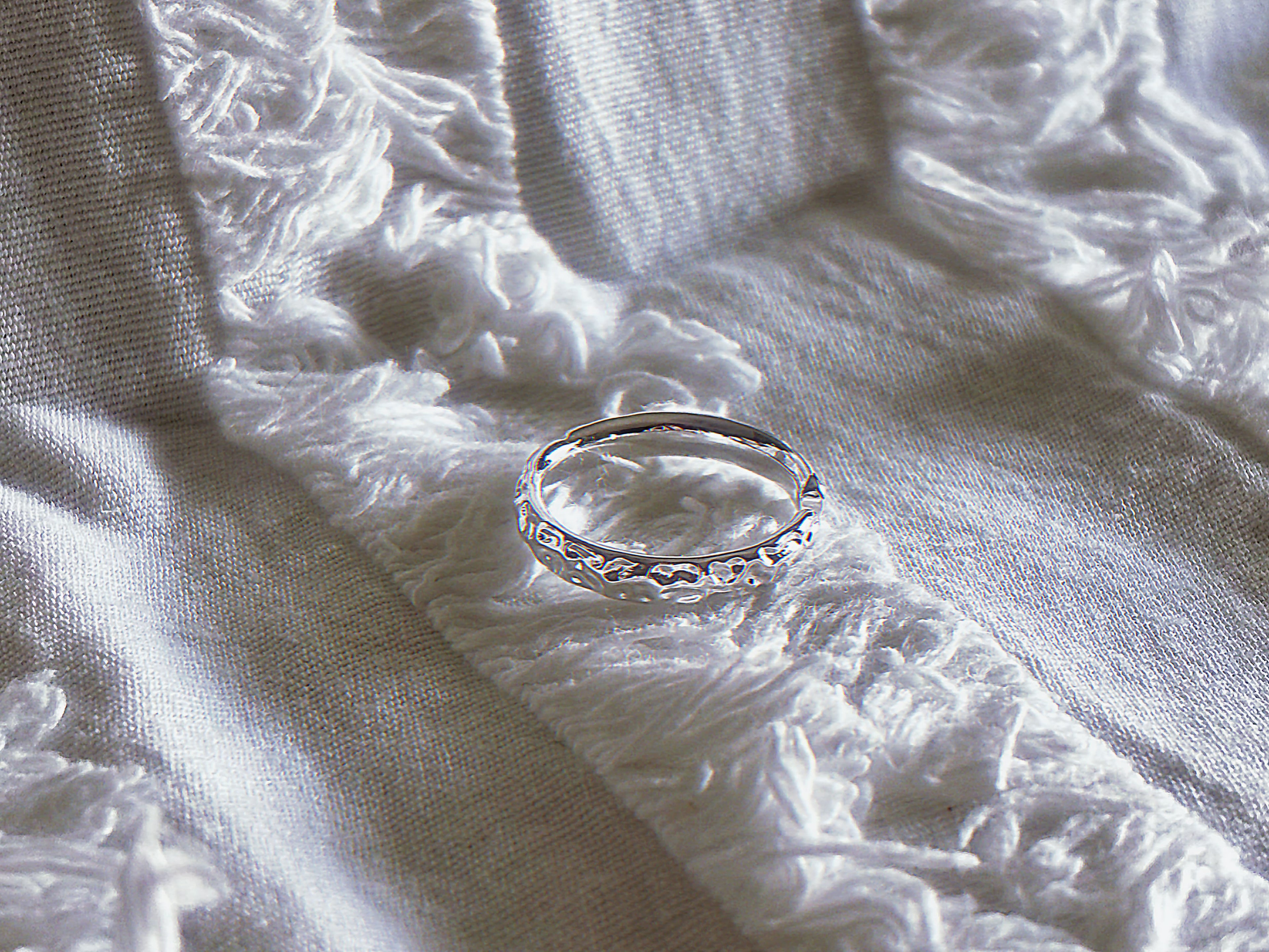 Silence – Hammered Textured Band Ring No.01