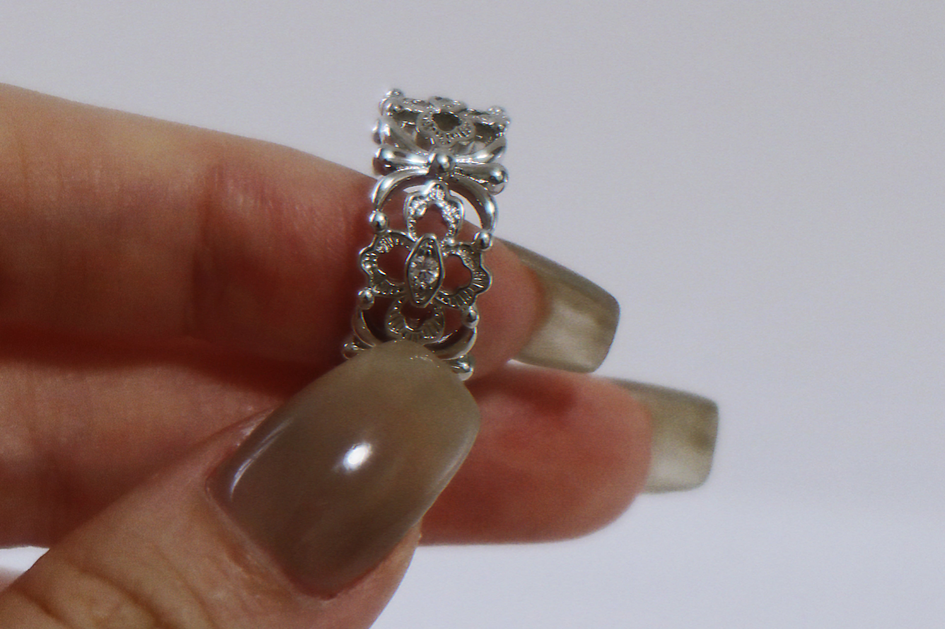 Lillian – Vintage Filigree Lace Ring with Micro-diamond Settings