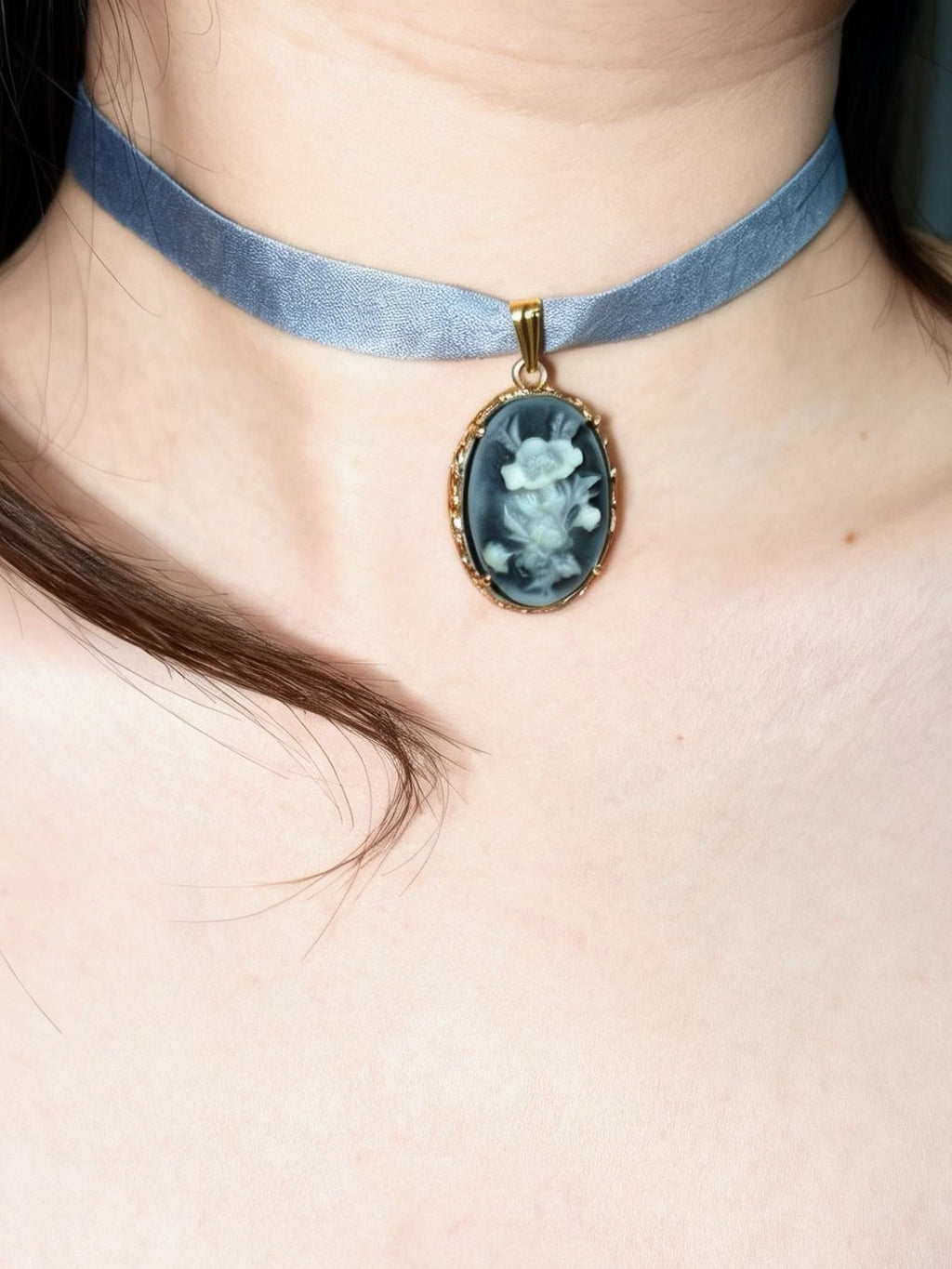 The Deep Nocturne. Vintage Carved Resin Rose Cameo Ribbon Choker-Necklace