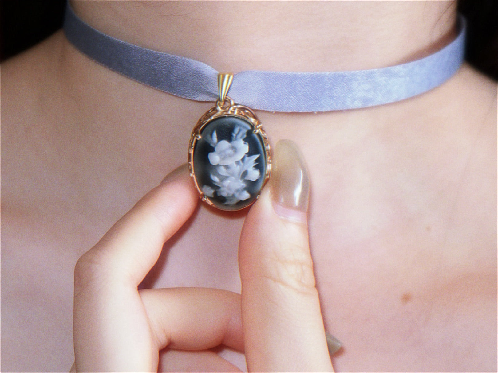 The Deep Nocturne. Vintage Carved Resin Rose Cameo Ribbon Choker-Necklace