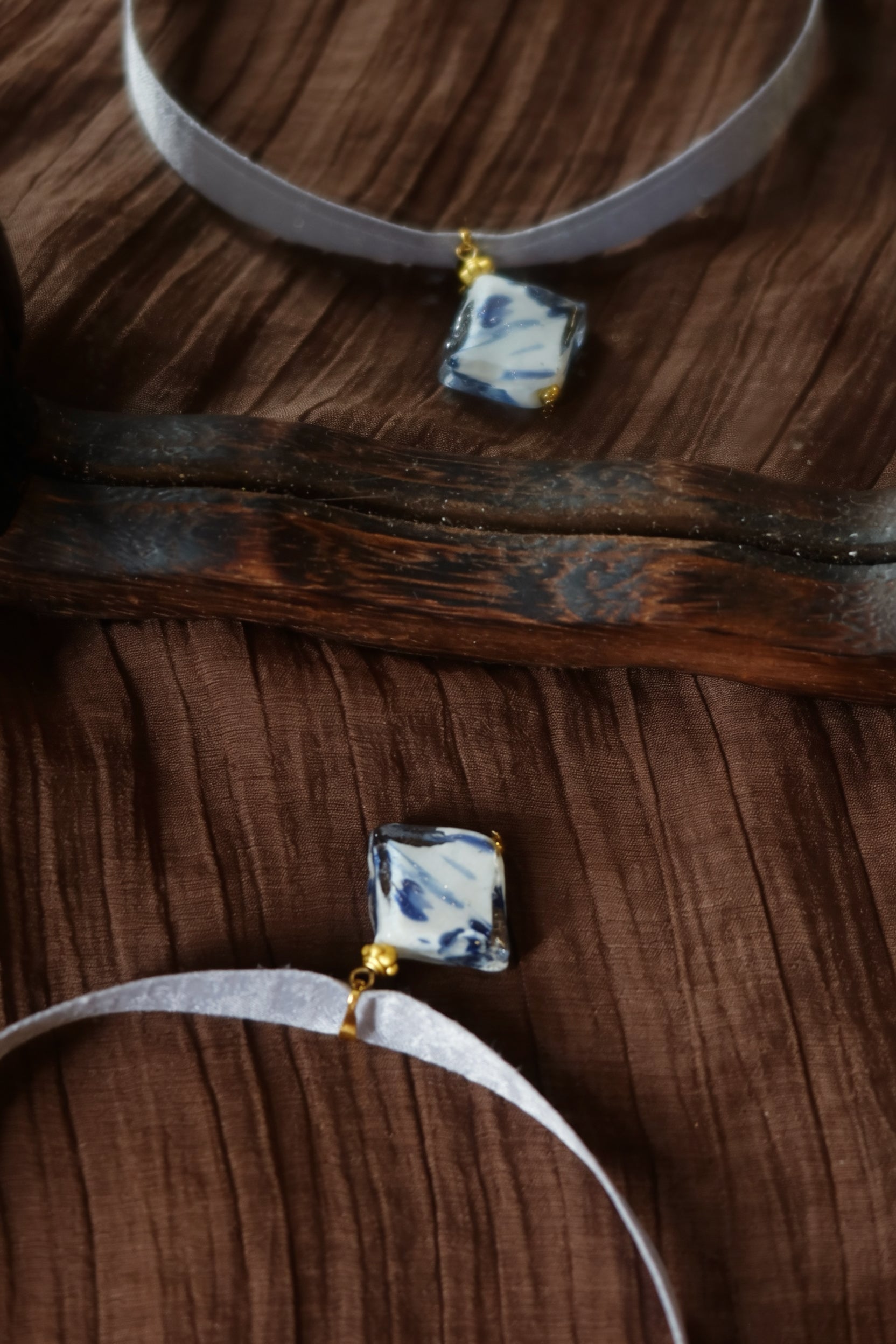The Floating Ink. Chinoiserie Diamond Lampwork Glass Ribbon Necklace