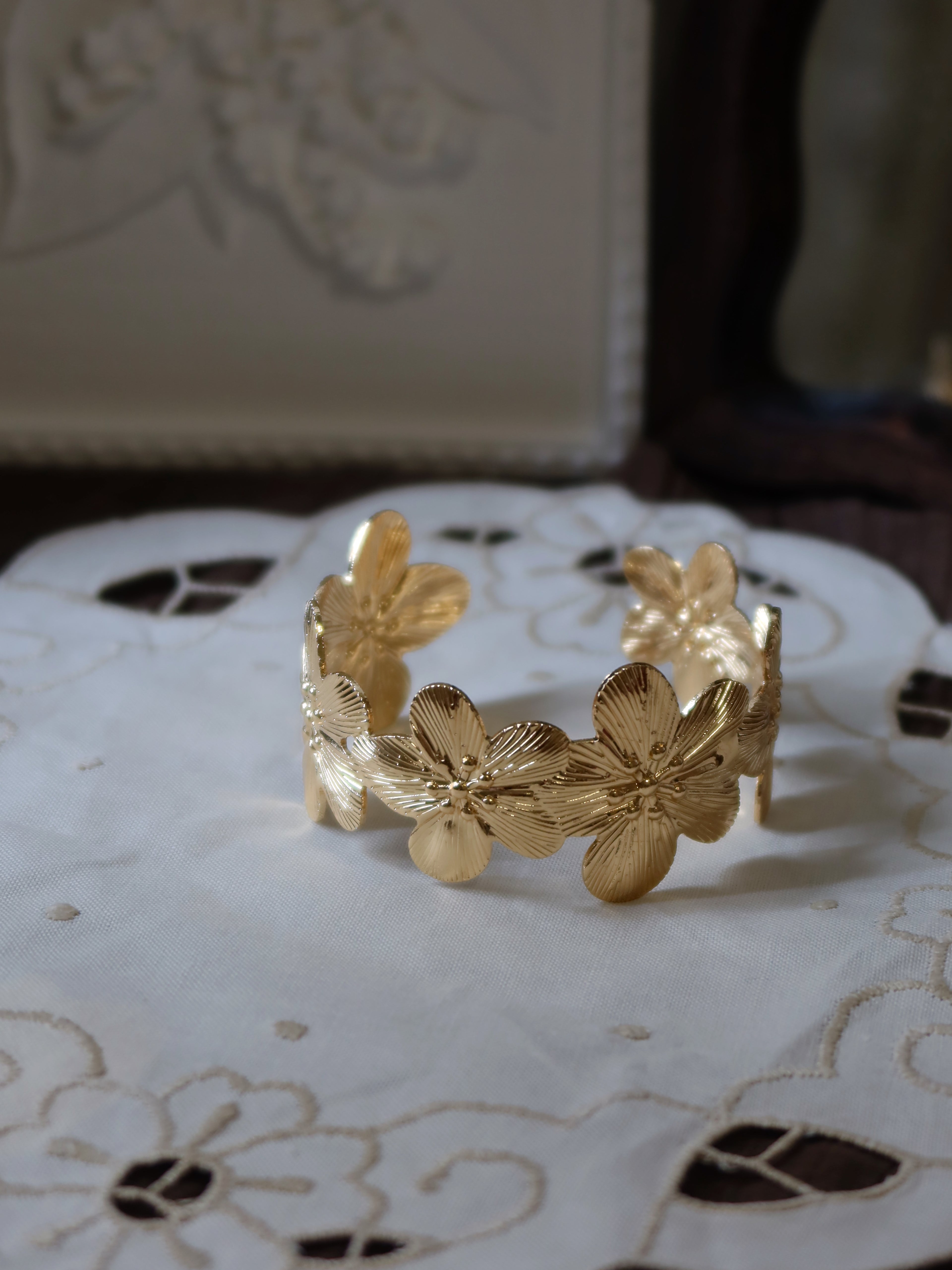 The Gilded Flora – Sculptural Relief Cuff