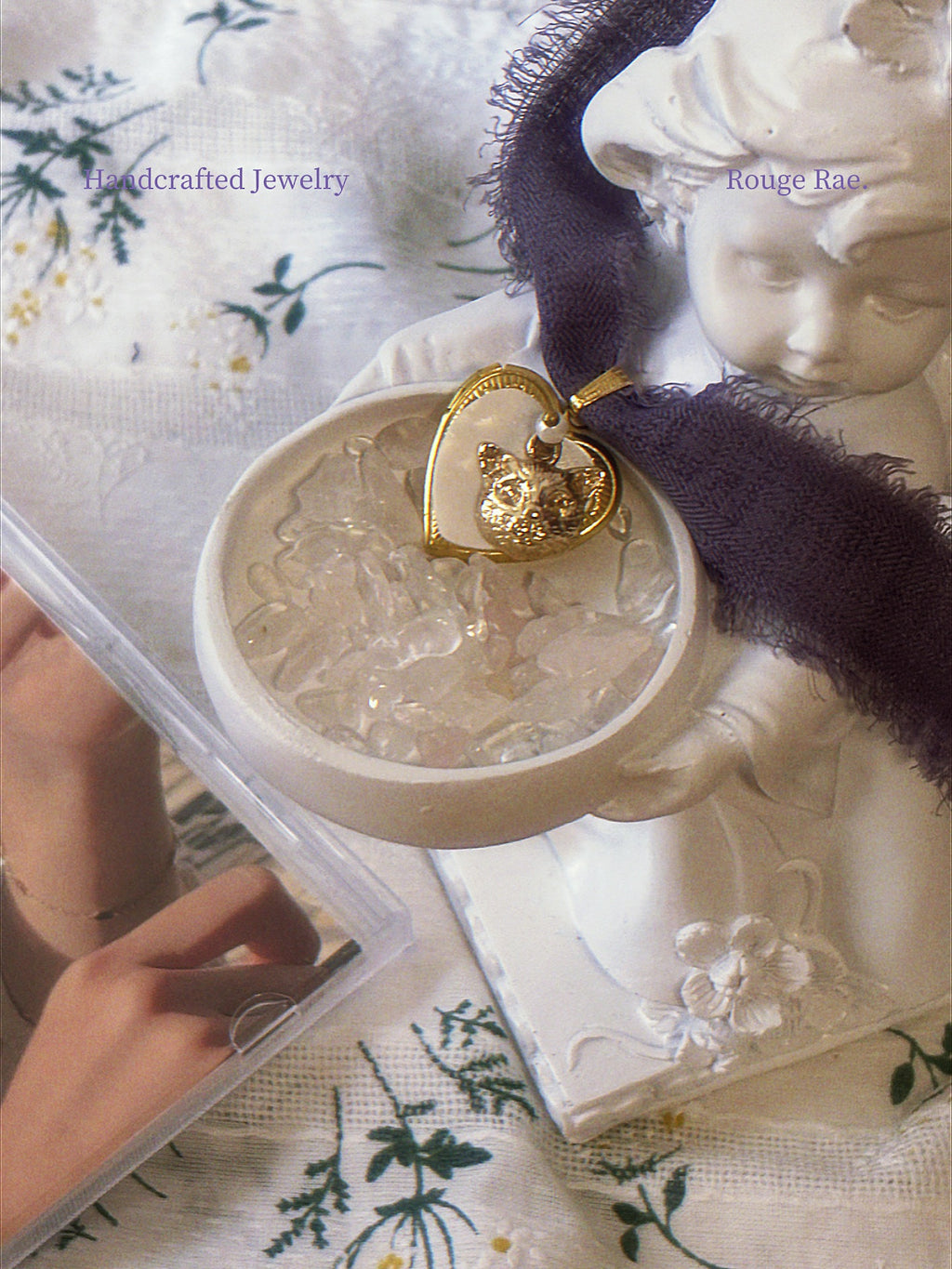 The Witch’s Familiar. Moving Cat Motif Mother-of-Pearl Locket Necklace