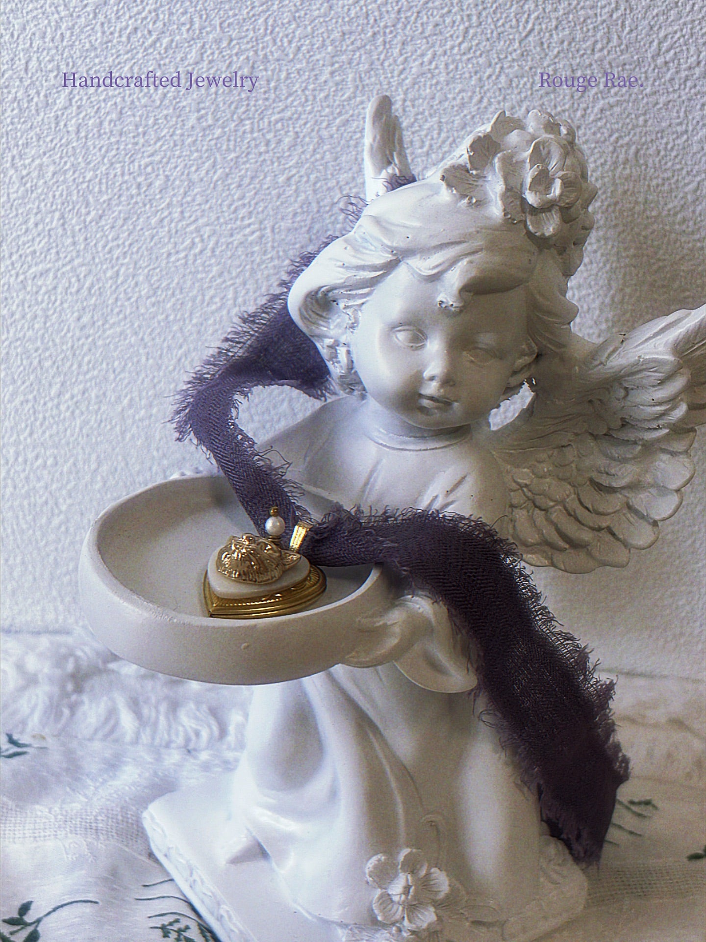 The Witch’s Familiar. Moving Cat Motif Mother-of-Pearl Locket Necklace