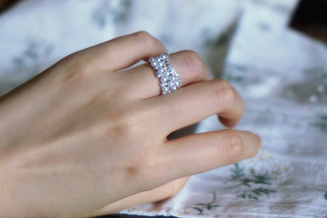 Star Dew Ring – Pearl & Silver Organic Ring